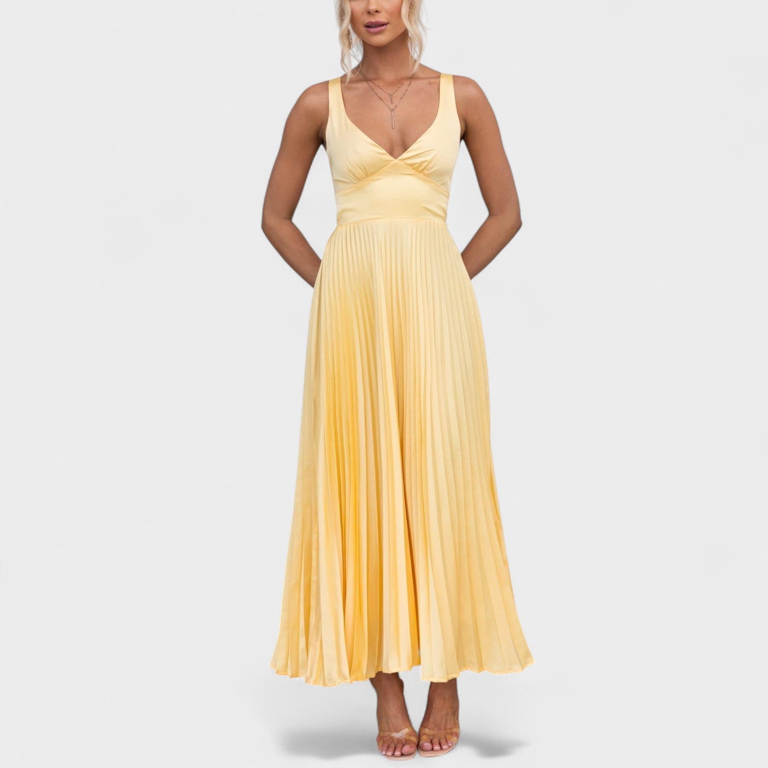 Aby - Vestido maxi amarelo plissado com decote em V - Ines Braga