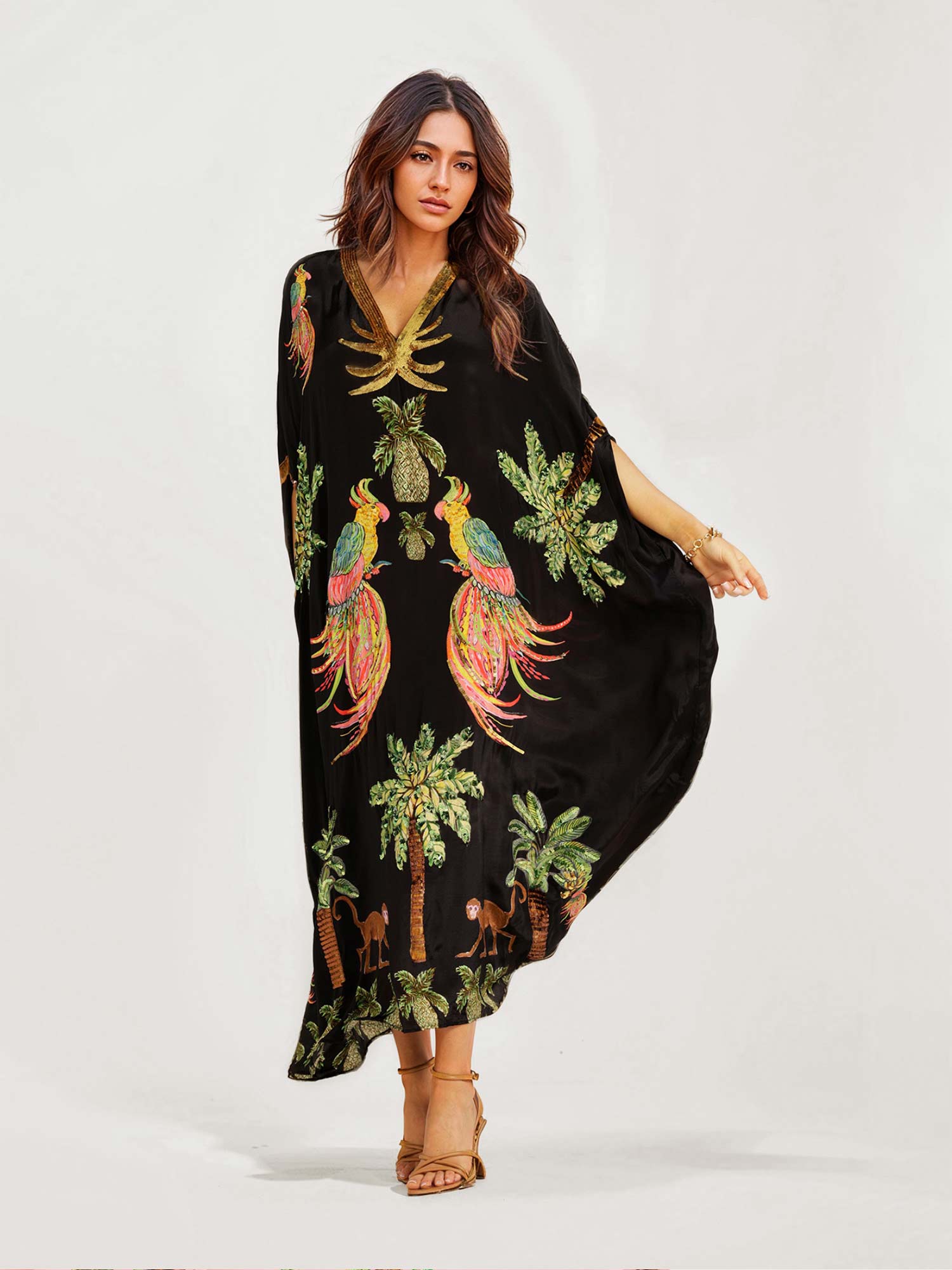 Alessandra | Vestido Longo Estampado de Arara Preto e Rosa - Ines Braga