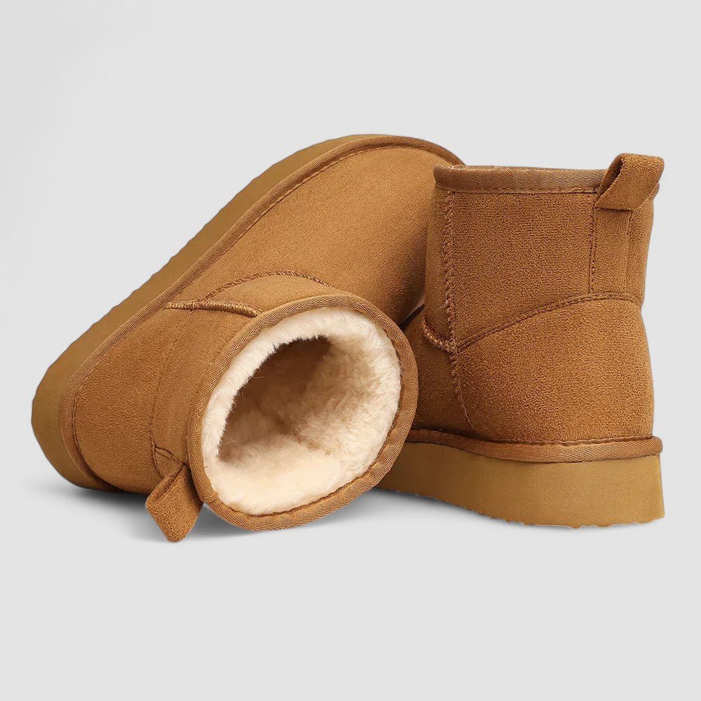 Amara | Bota Clássica Feminina de Inverno com Forro Peludo Interior - Ines Braga
