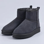 Amara | Bota Clássica Feminina de Inverno com Forro Peludo Interior - Ines Braga