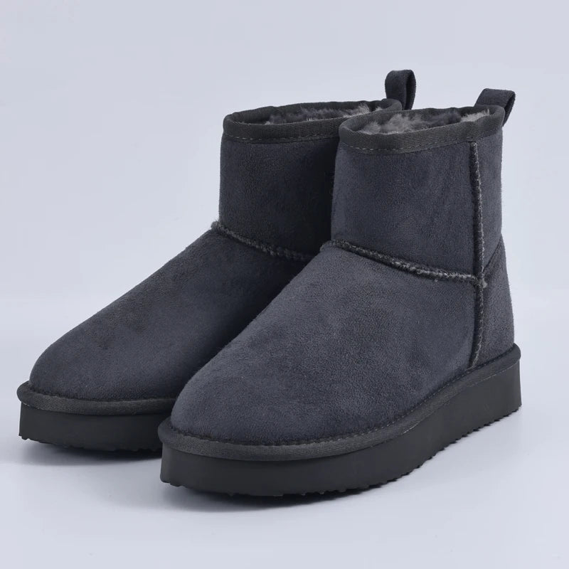 Amara | Bota Clássica Feminina de Inverno com Forro Peludo Interior - Ines Braga