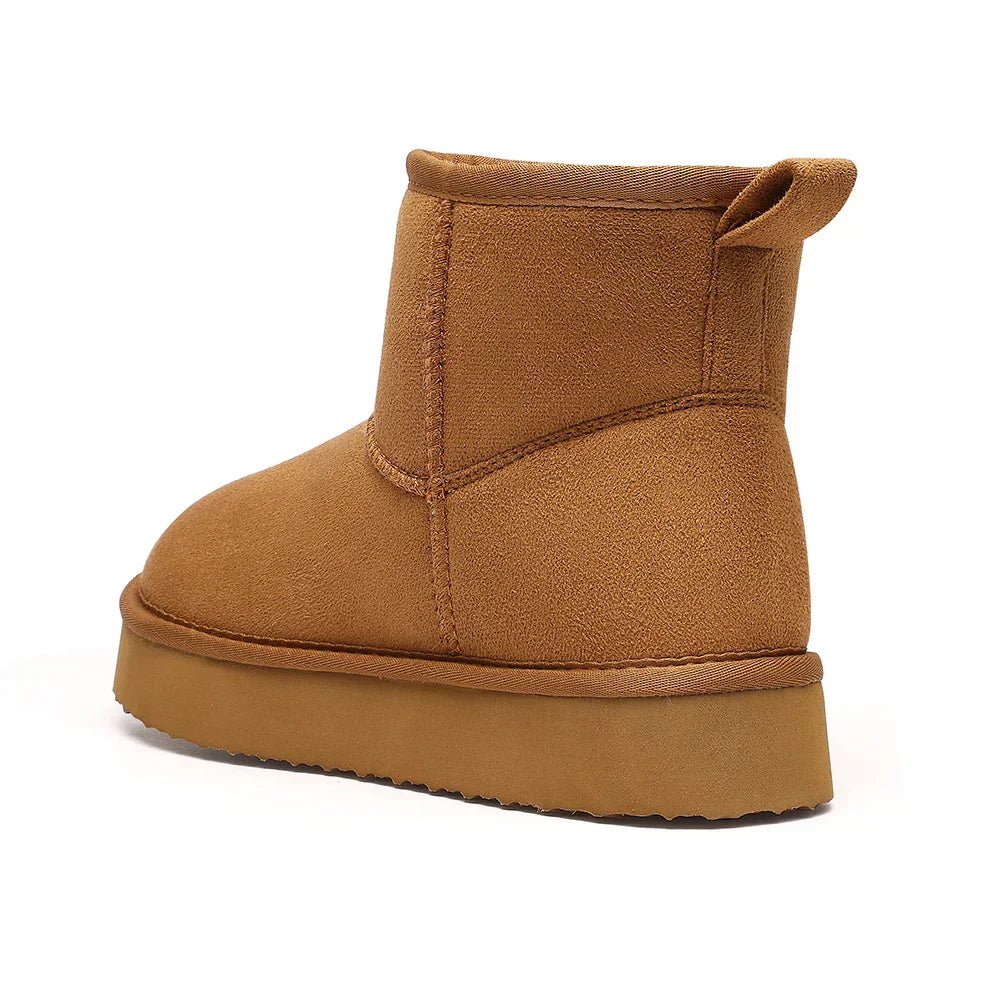 Amara | Bota Clássica Feminina de Inverno com Forro Peludo Interior - Ines Braga