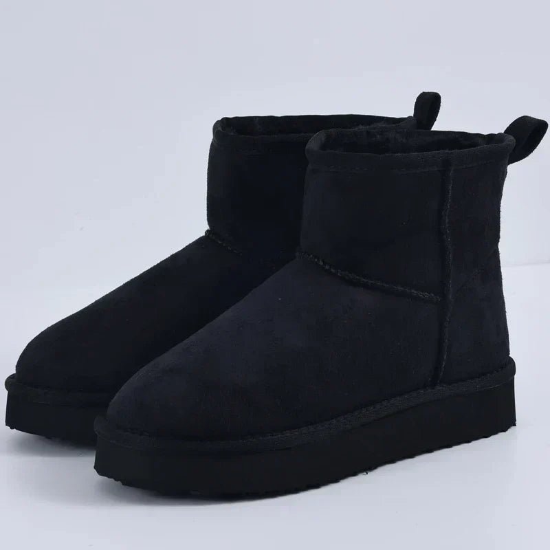 Amara | Bota Clássica Feminina de Inverno com Forro Peludo Interior - Ines Braga