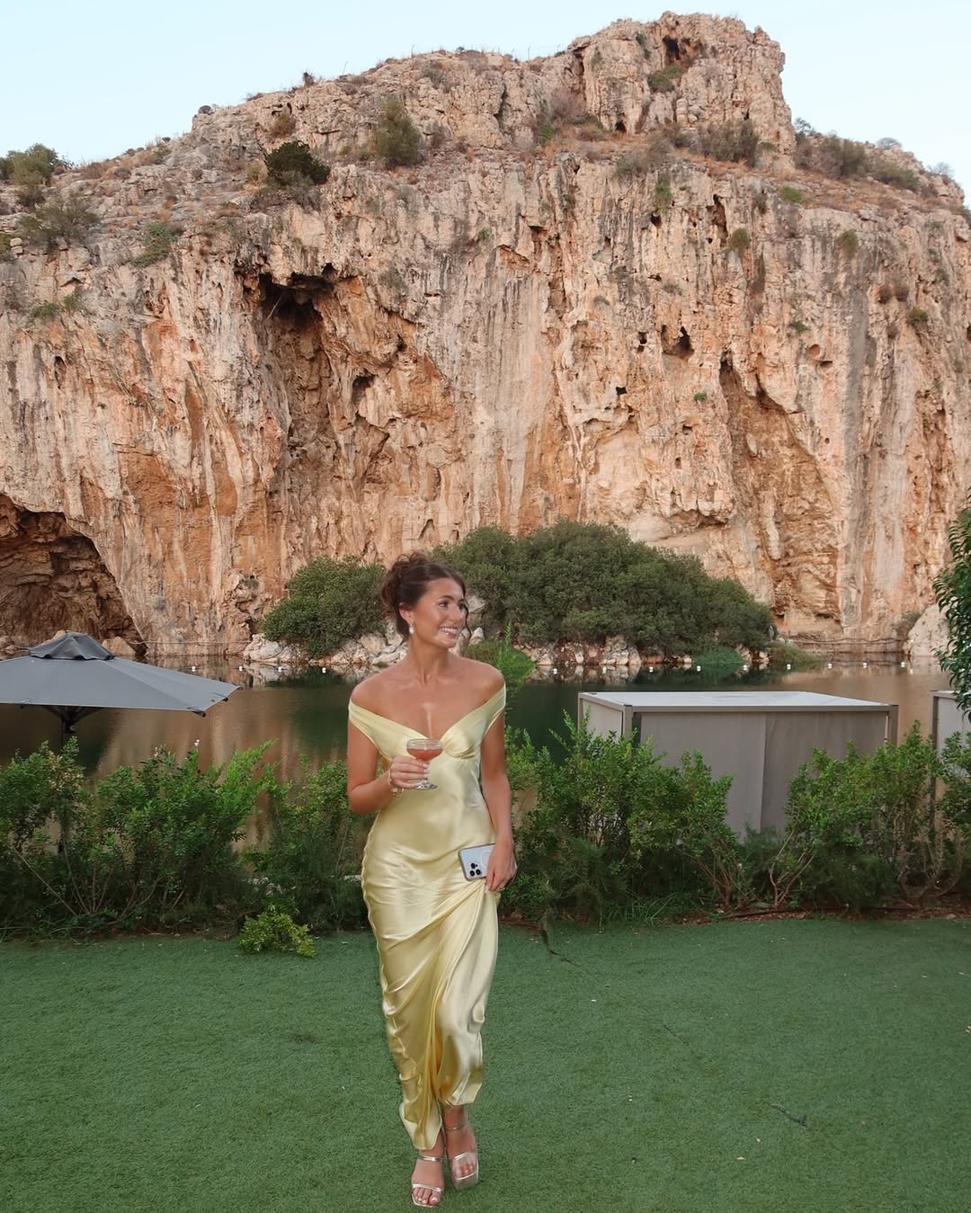Bárbara | Vestido Maxi em Cetim sem costas - Ines Braga