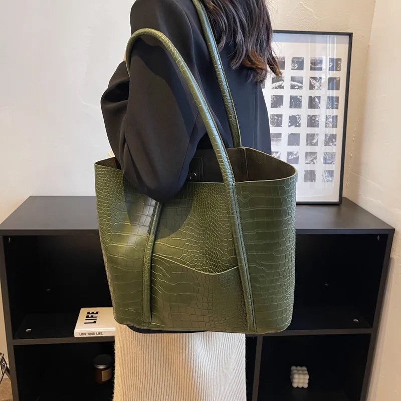 Betina | Bolsa Ombro em Couro Crocodilo Elegante e Versátil - Ines Braga