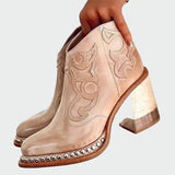 Botas de couro bordadas - Ines Braga