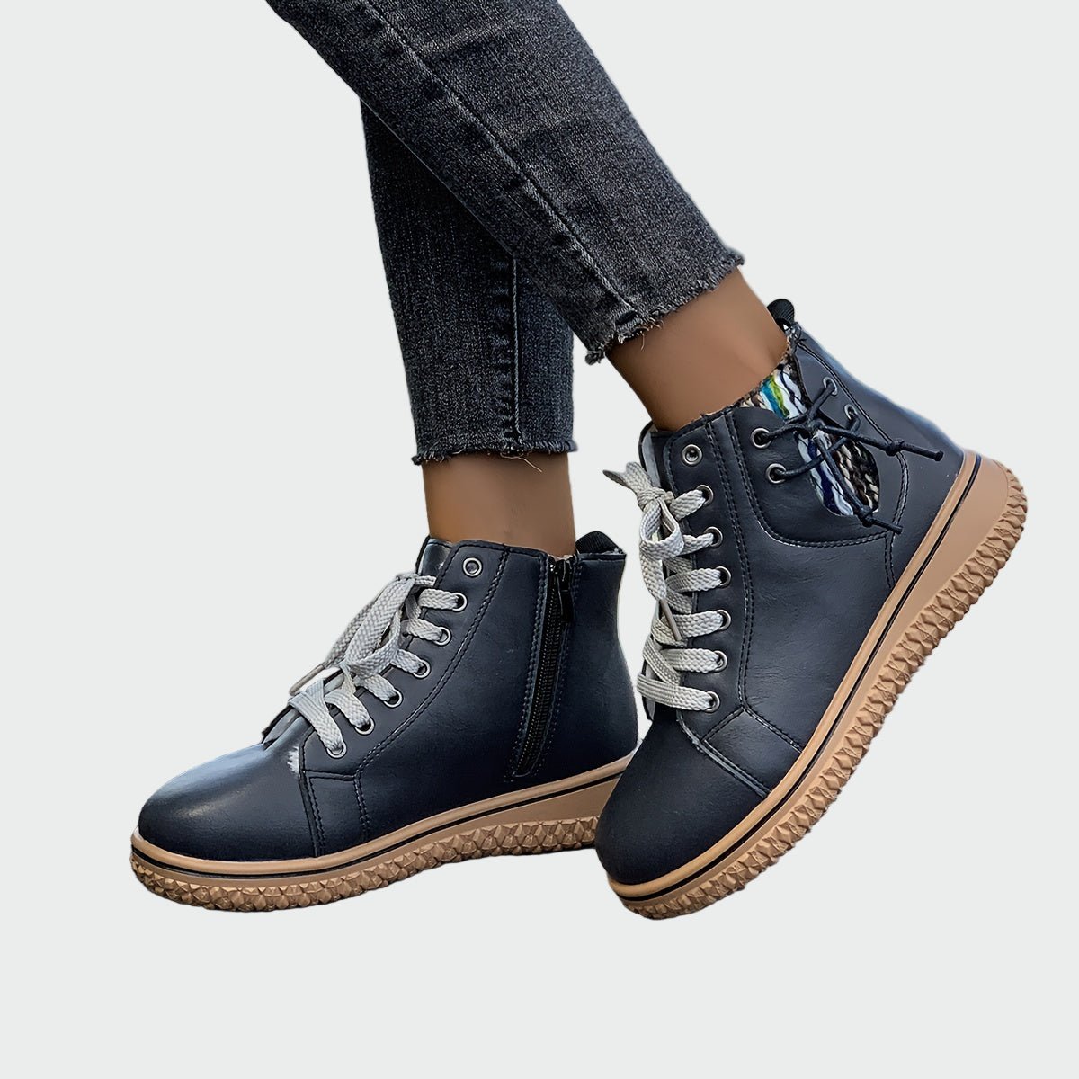 Botas de couro ortopédicas de cano baixo - Ines Braga