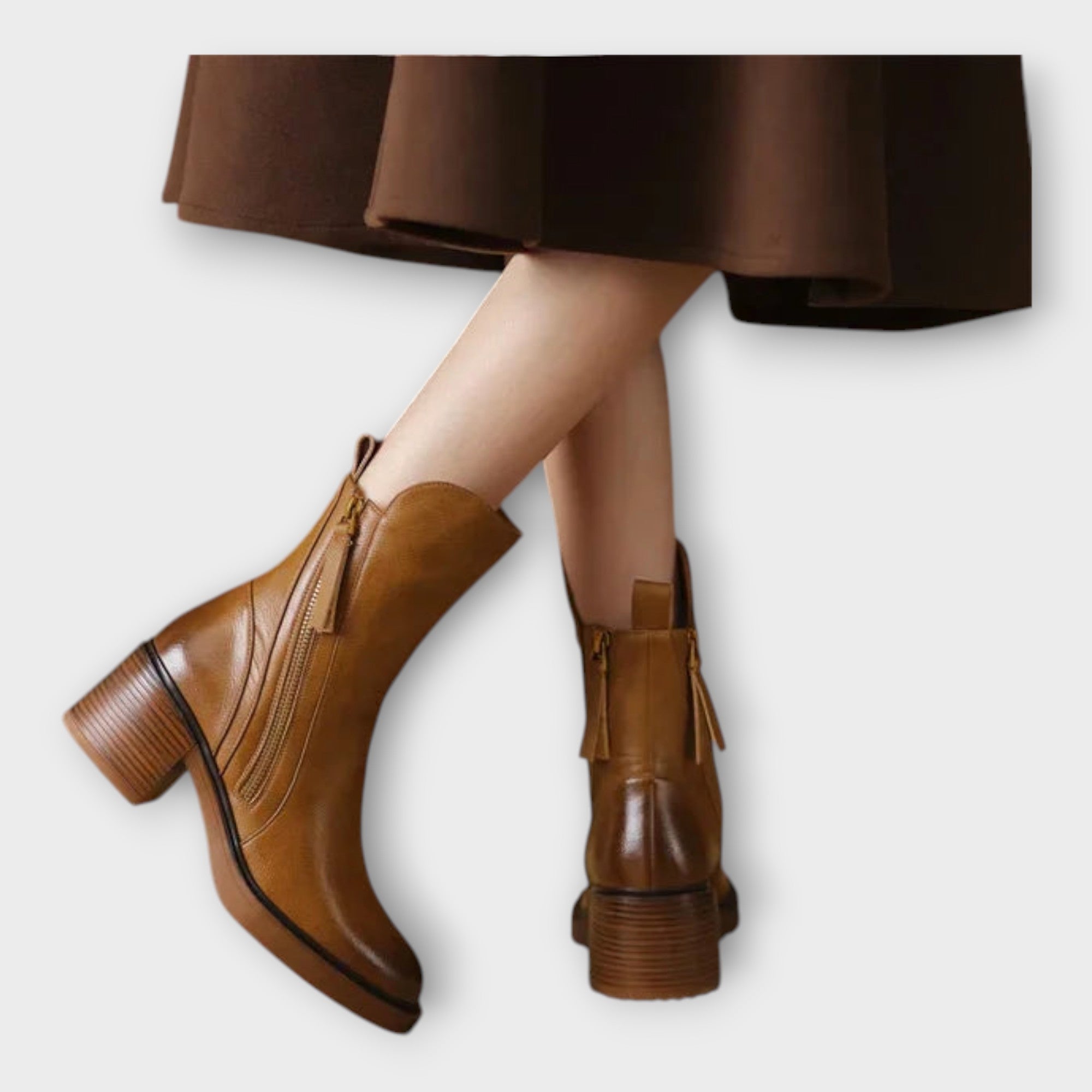 Botins com Linha Elegante e Detalhe de Fecho - Ines Braga