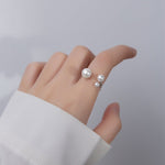 BrilhoNova Anel Triangular Ajustável Pérolas - Elegância - Ines Braga