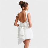 Carrie - Mini vestido com fita de pérolas - Ines Braga