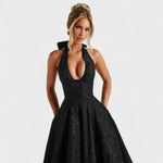Effie - Vestido midi texturado com decote V - Ines Braga