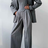 Elegance - Conjunto de três peças com blazer trespassado