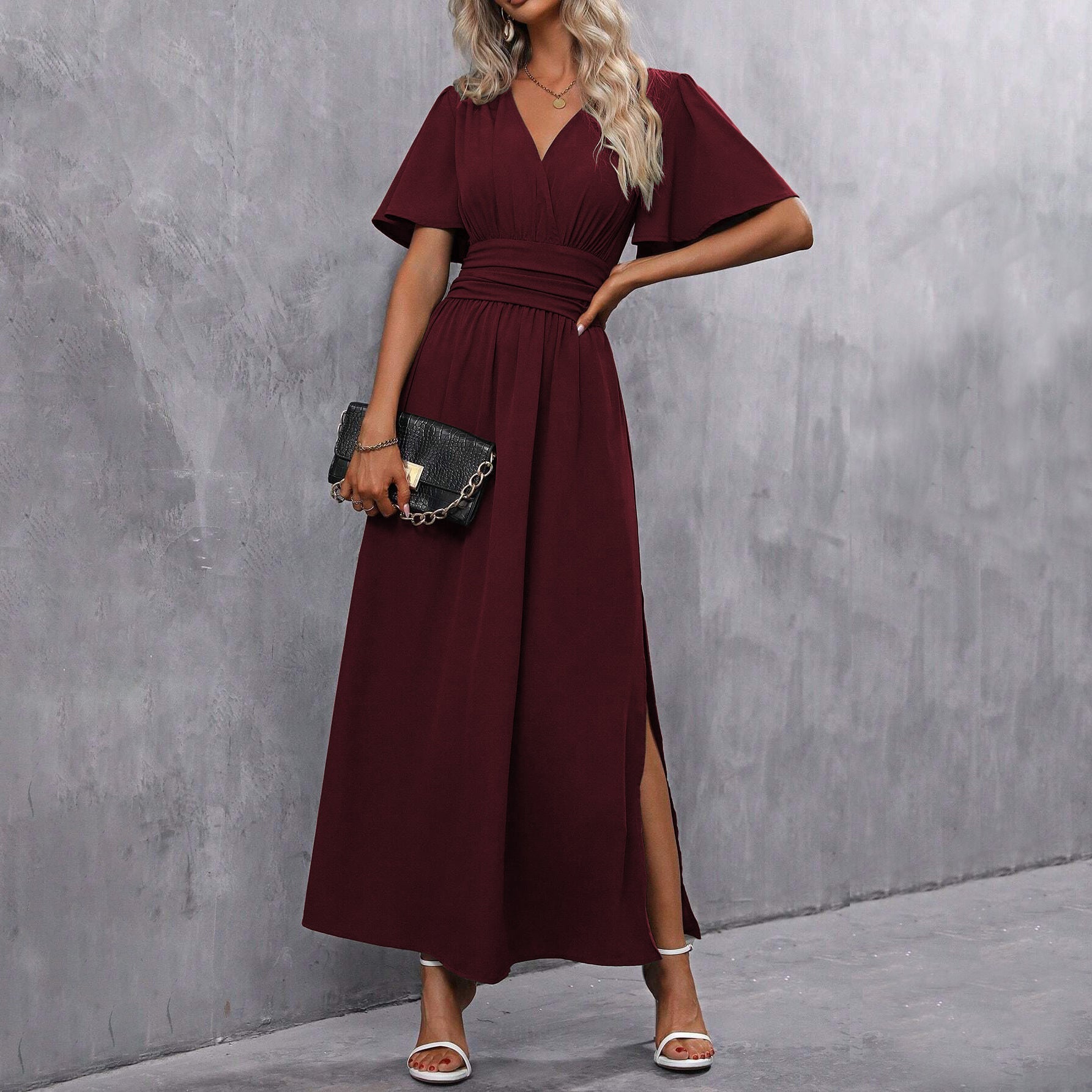 Eterna | Vestido Maxi Elegante Preto com Decote V, Mangas Fluidas e Fenda - Ines Braga