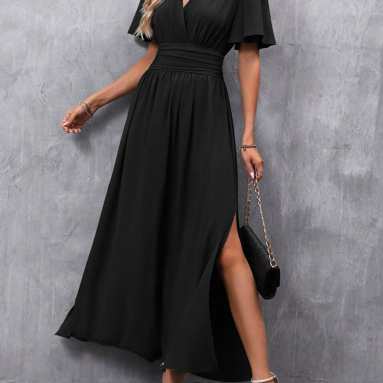Eterna | Vestido Maxi Elegante Preto com Decote V, Mangas Fluidas e Fenda - Ines Braga