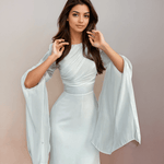 Isabela | Vestido Longo de Cetim Modesto com Mangas Abertas - Ines Braga