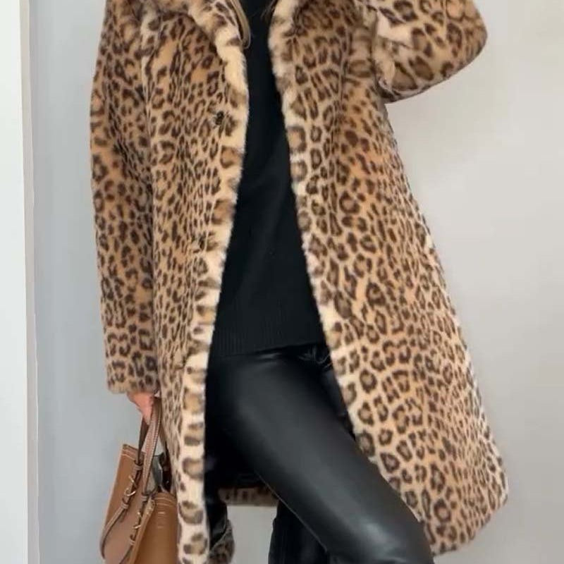 LEIA - Casaco Comprido e Macio Com Padrão Leopardo - Ines Braga