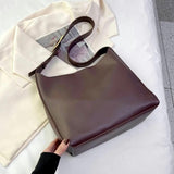 Lena | Bolsa Ombro Compacta Espaçosa Prática Elegante - Ines Braga