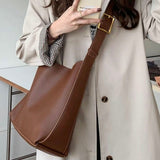 Lena | Bolsa Ombro Compacta Espaçosa Prática Elegante - Ines Braga