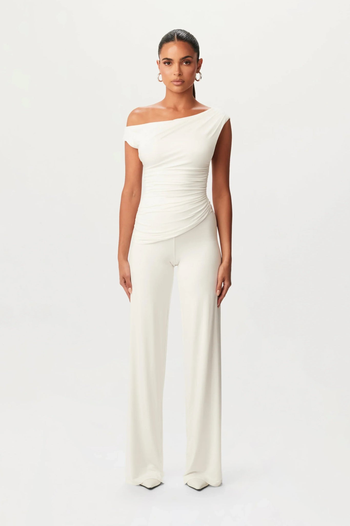 Lúcia Ember – Conjunto Elegante Ember com Corte Assimétrico - Ines Braga