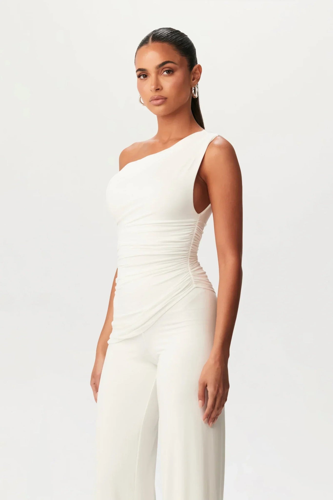 Lúcia Ember – Conjunto Elegante Ember com Corte Assimétrico - Ines Braga