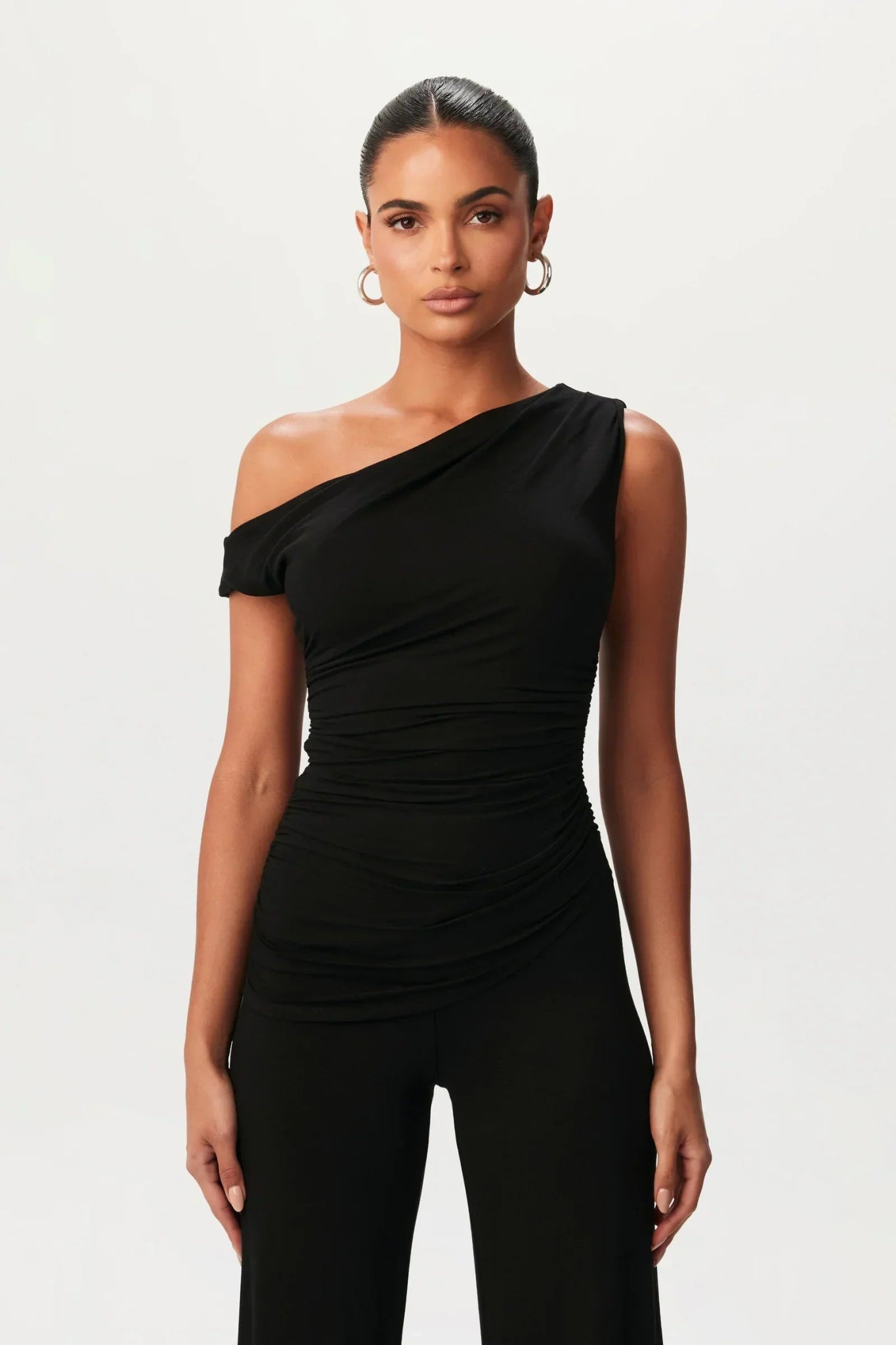 Lúcia Ember – Conjunto Elegante Ember com Corte Assimétrico - Ines Braga
