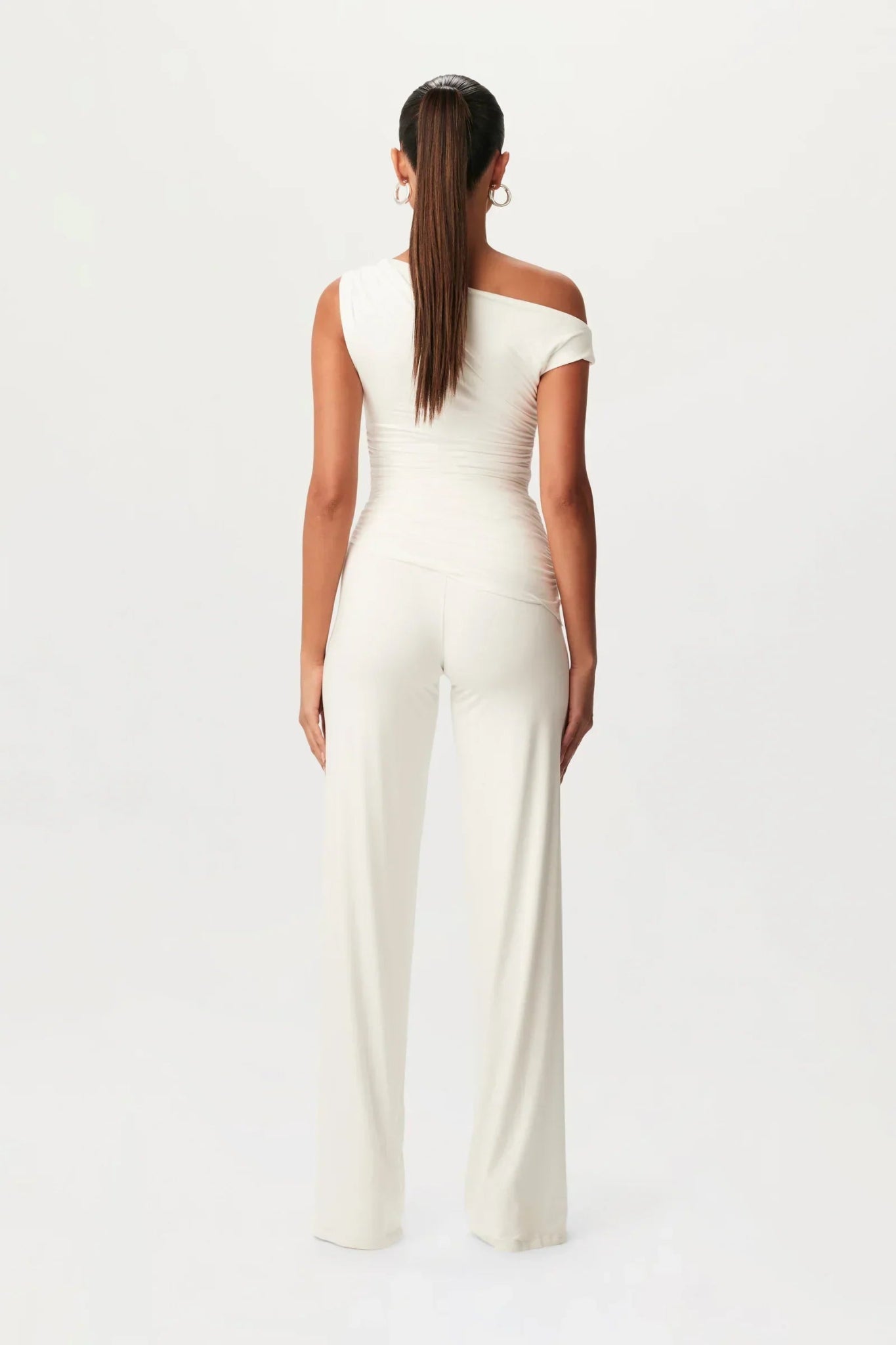 Lúcia Ember – Conjunto Elegante Ember com Corte Assimétrico - Ines Braga