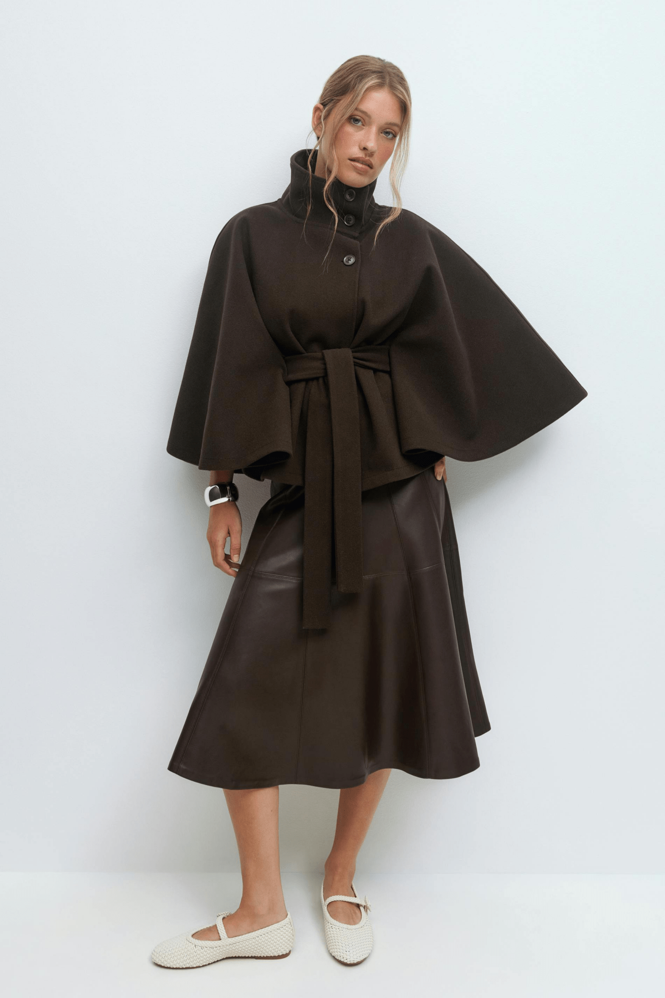 Lusana - Casaco elegante com cinto - Ines Braga