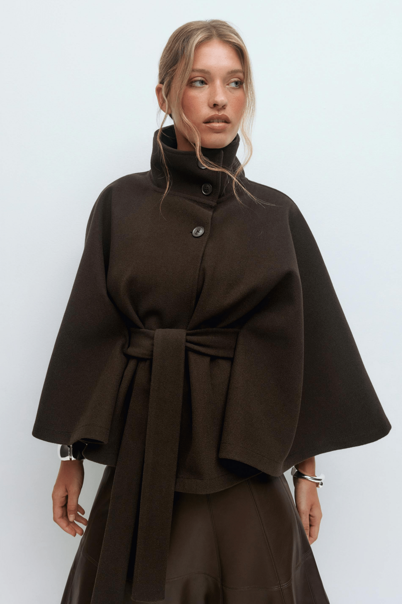 Lusana - Casaco elegante com cinto - Ines Braga