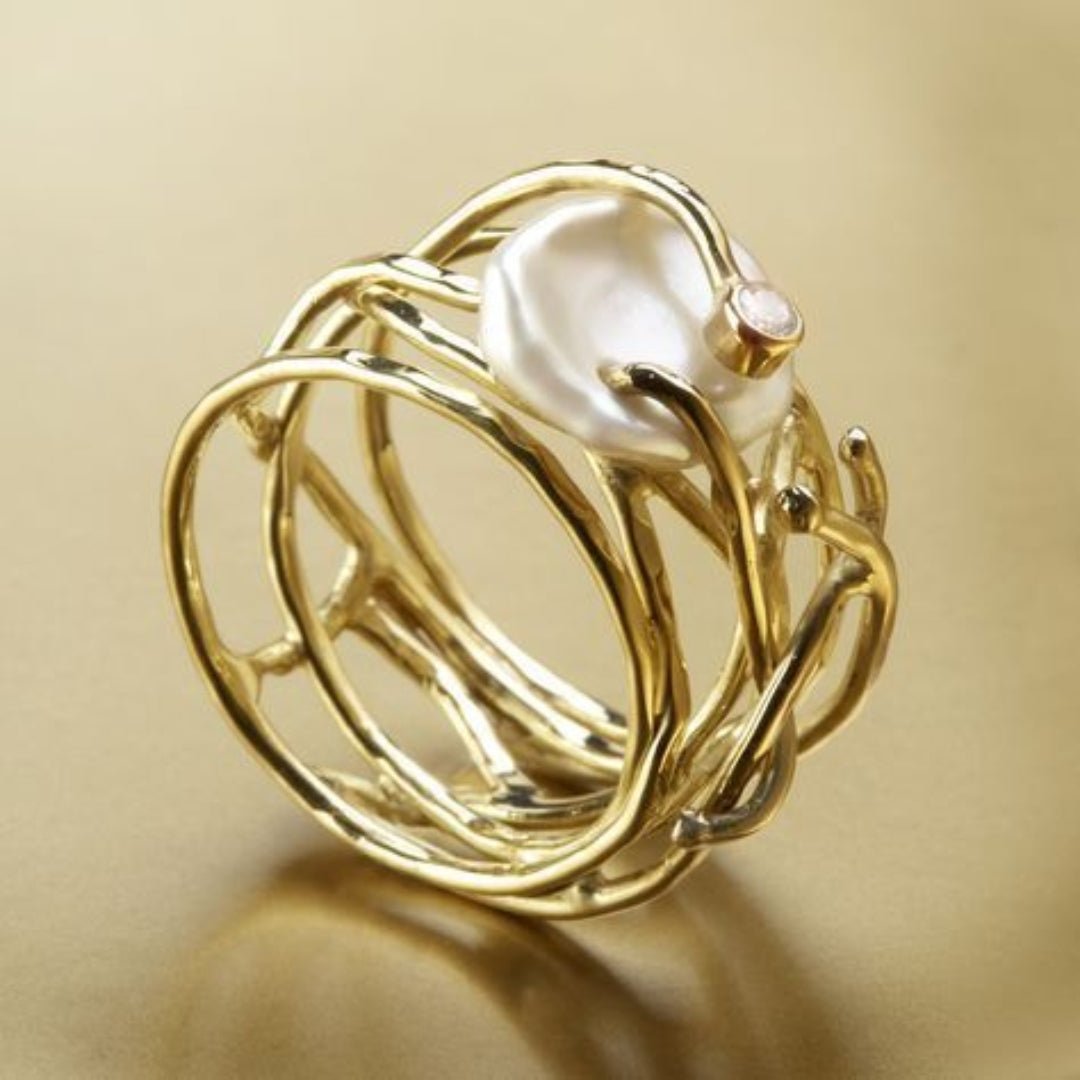 LuxPearl Anel Fino de Ouro com Perolas - Conforto Chic - Ines Braga