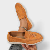 Mocassins Femininos Beiges com Cordão Decorativo - Ines Braga