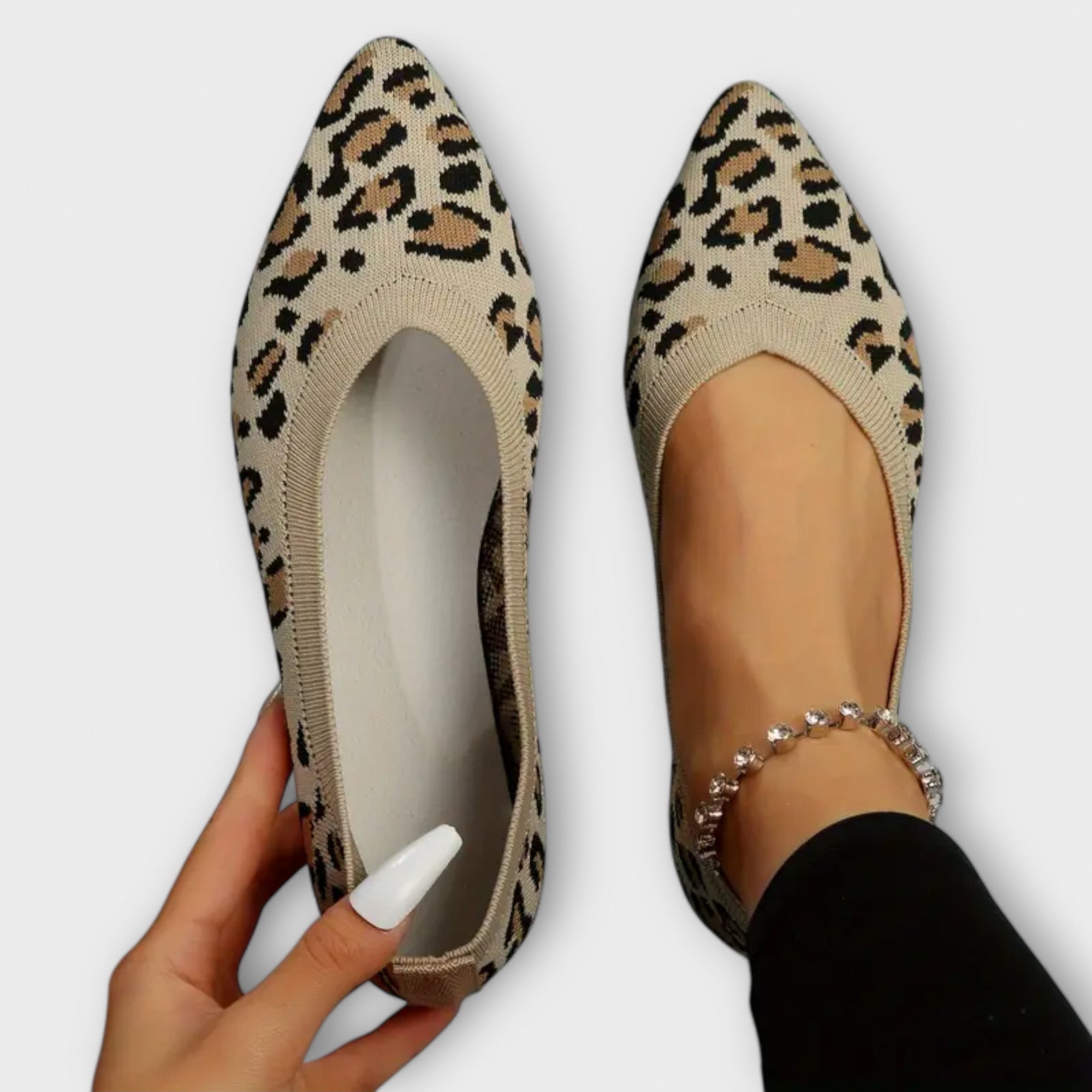 Paula - Sabrinas de renda com estampado de leopardo - Ines Braga