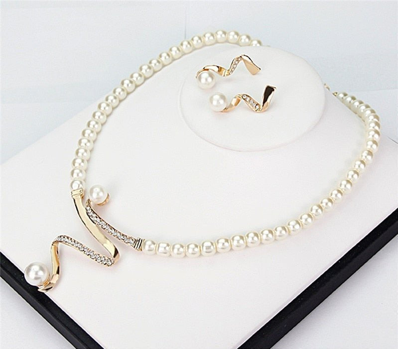 PerlaLux Conjunto Colar e Brincos de Pérolas - Elegante - Ines Braga