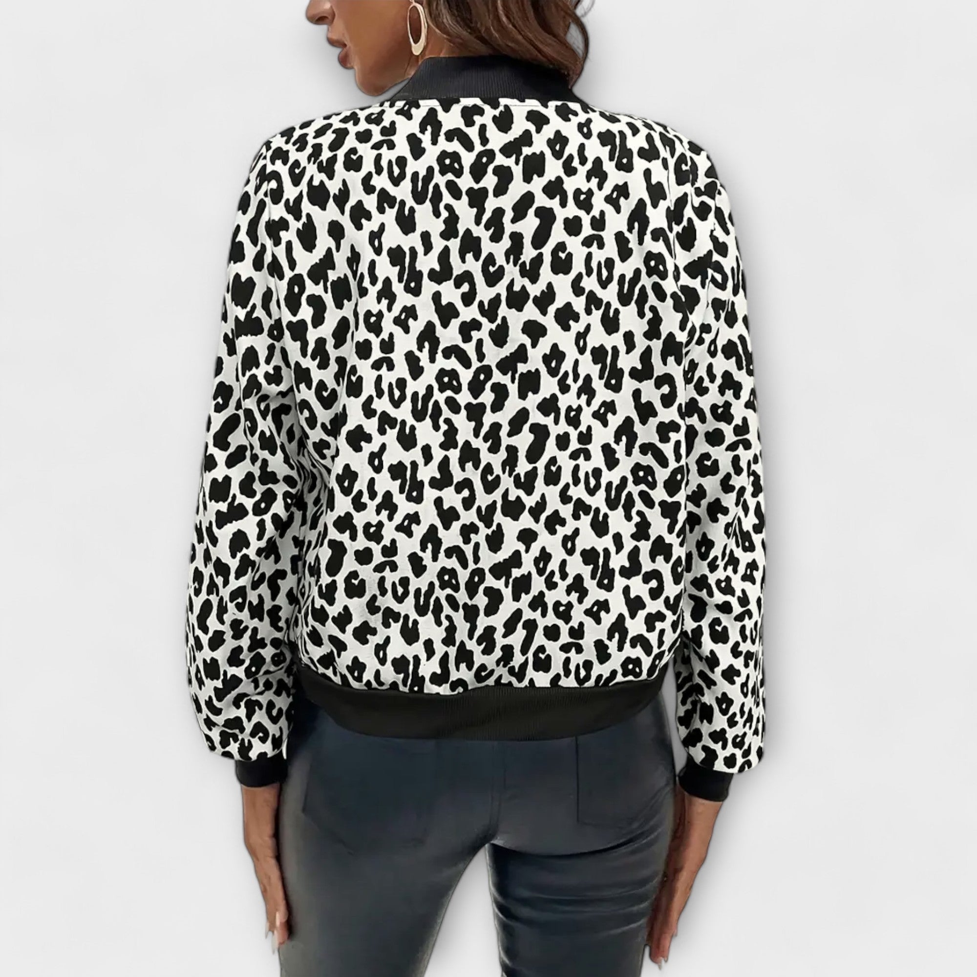 Raquel - Casaco de Leopardo Elegante - Ines Braga