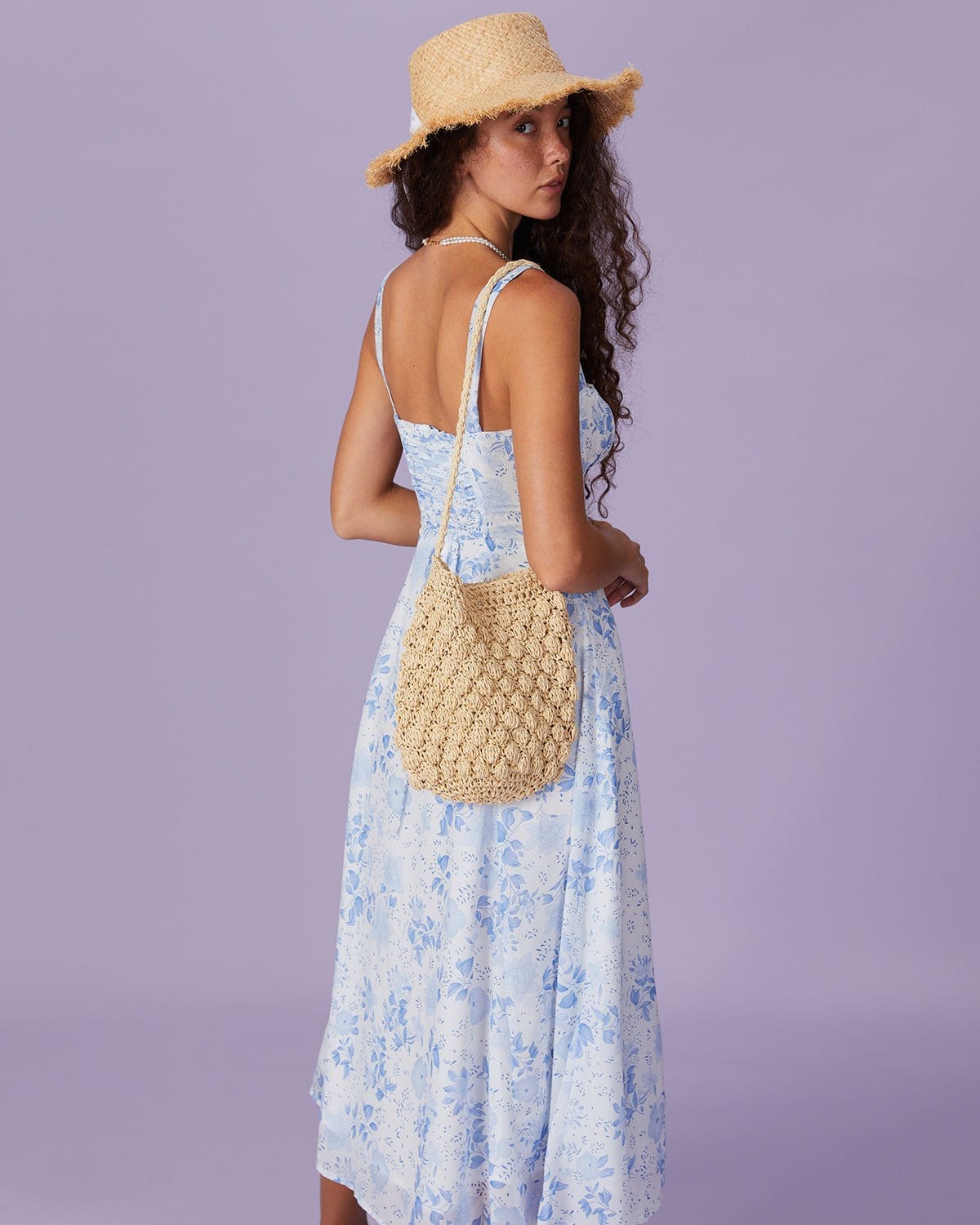 Renata | O Vestido Midi Azul com Estampa Floral, Decote Quadrado e Franzido" - Ines Braga