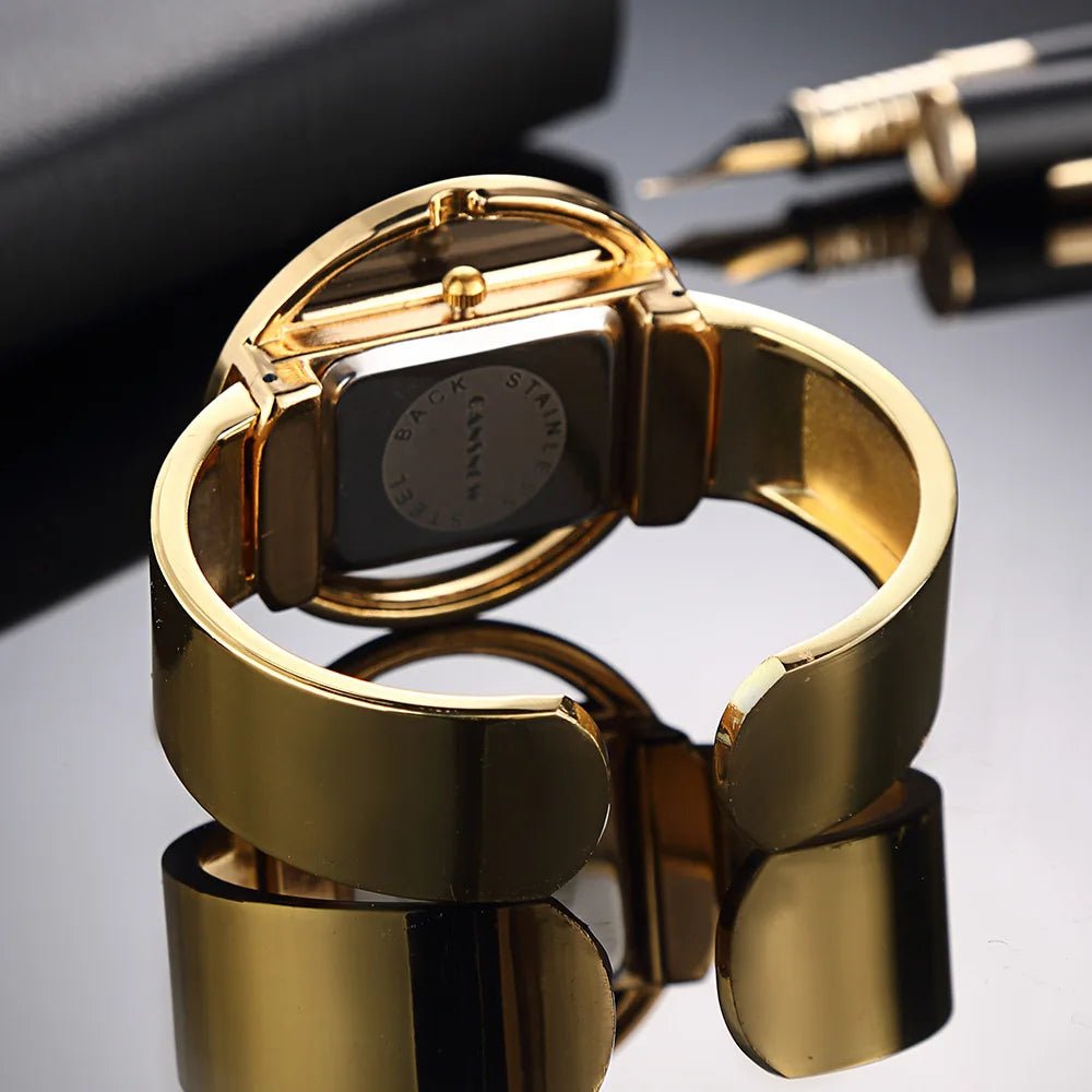 Sara® Ousado Preto & Dourado - Ines Braga