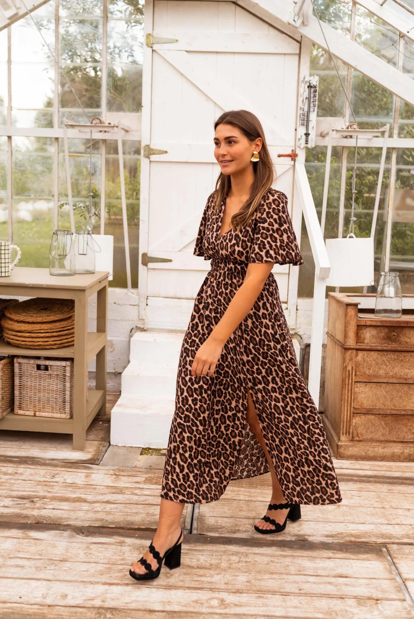 STELLA™ – O Maxi Vestido de Onça que Transforma Seu Visual - Ines Braga