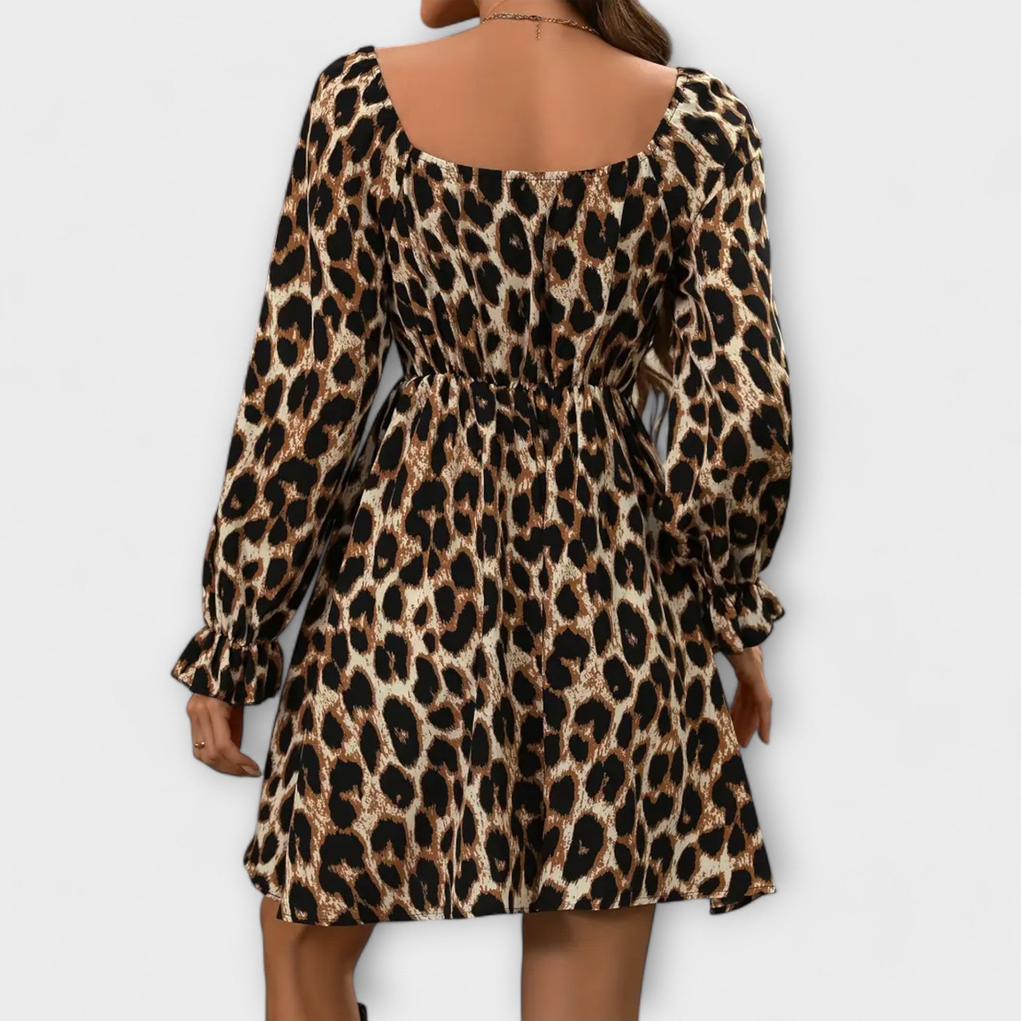 Vestido com estampado de leopardo encantador - Ines Braga
