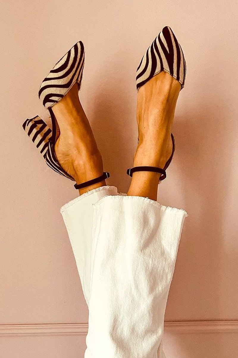 Zebrina™ | Sandálias com salto médio e padrão de zebra - Ines Braga